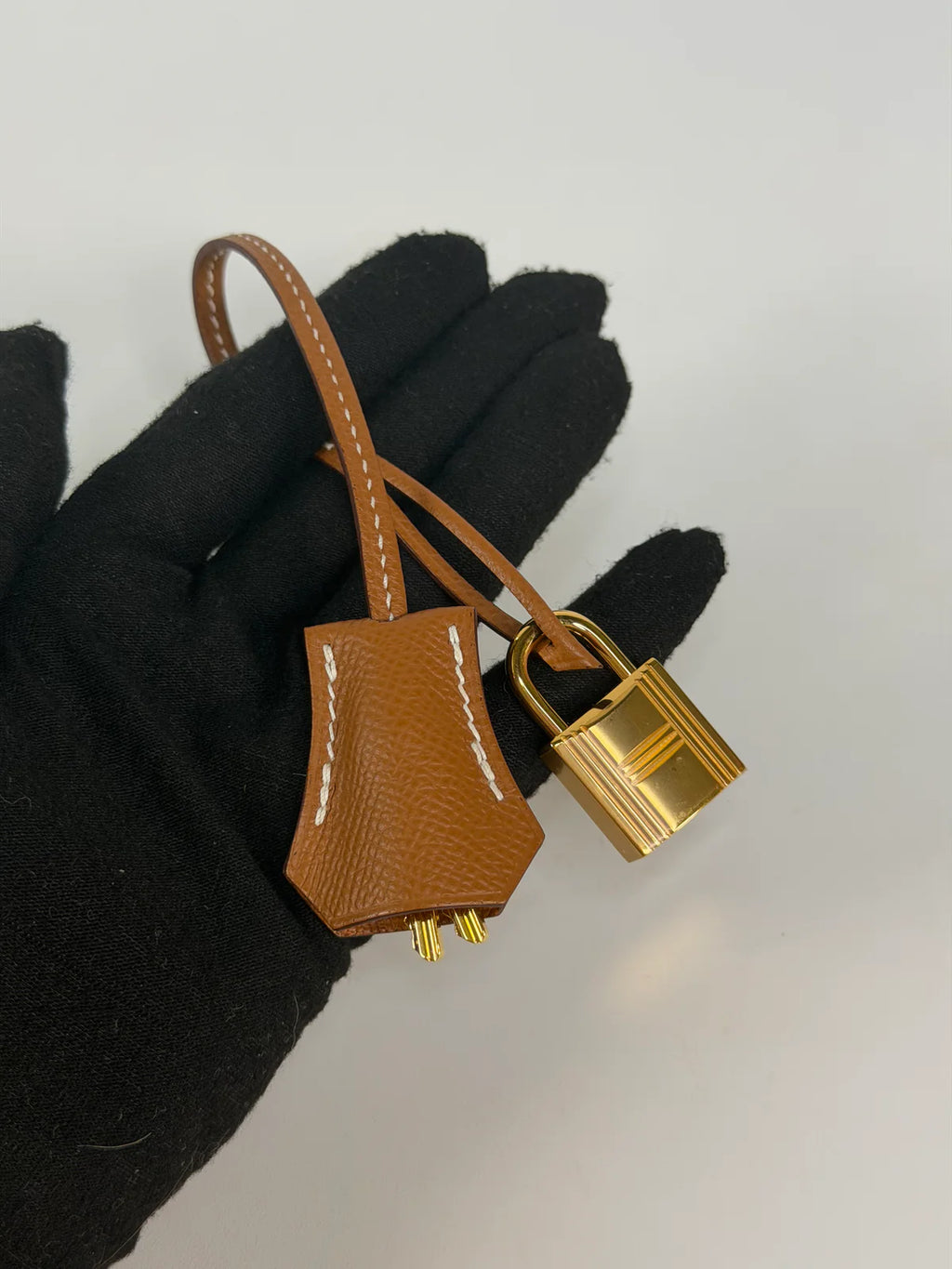 HERMÈS BIRKIN 30 IN GOLD EPSOM LEATHER WITH GOLD HARDWARE