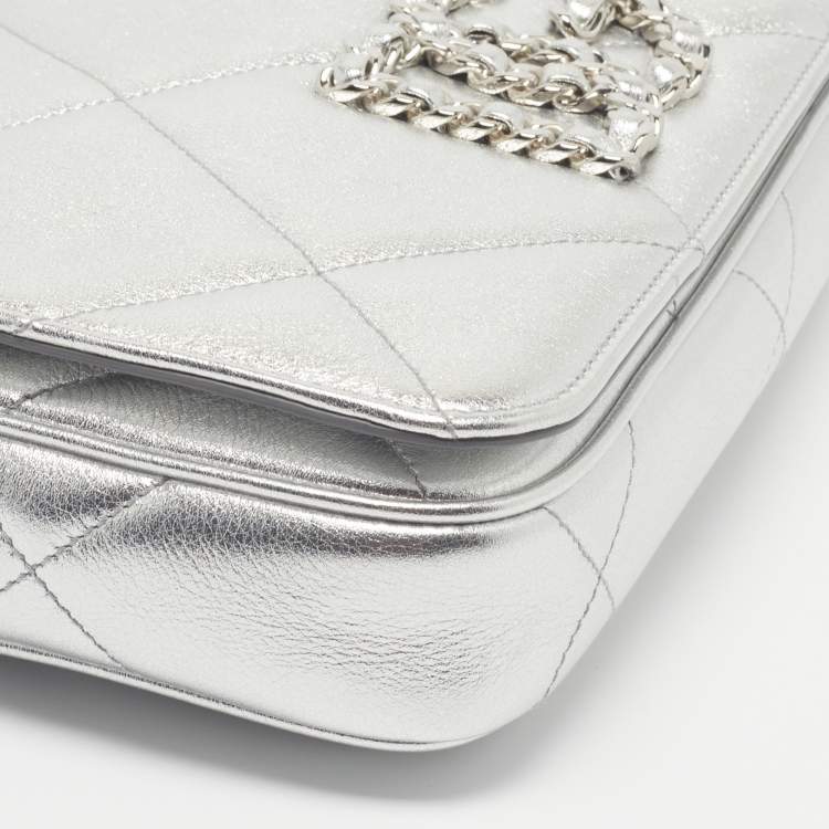 Dolce & Gabbana DG Logo Chain Silver Quilted Leather Shoulder Bag