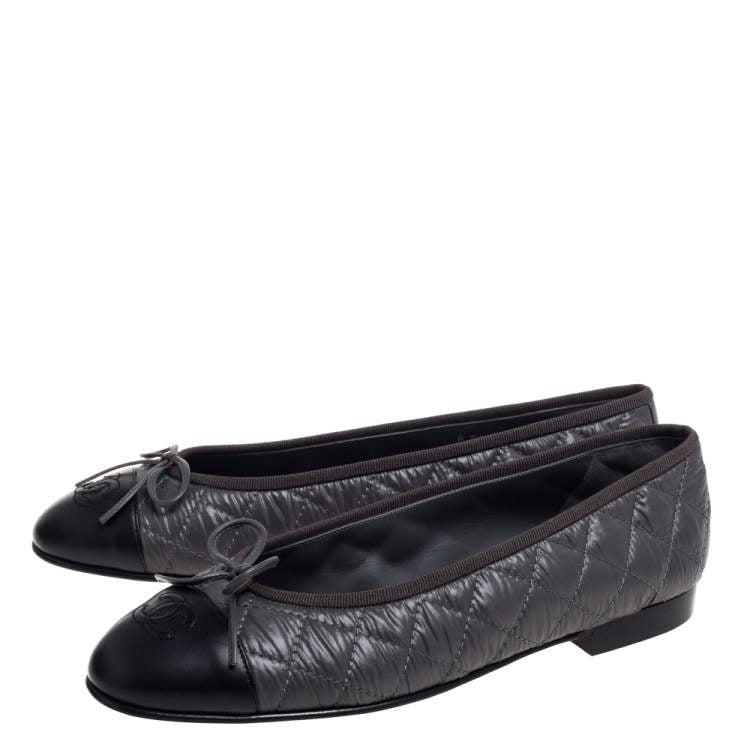 Chanel Grey/Black Quilted Leather Bow CC Cap Toe Ballet Flats Size 38.5