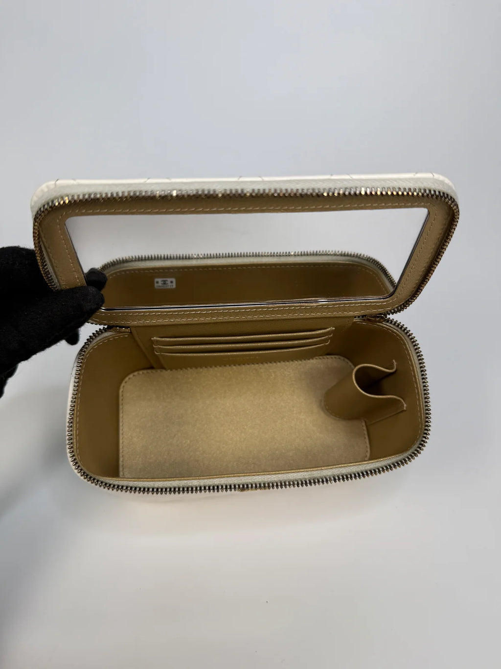 CHANEL QUILTED PEARL CRUSH MINI VANITY IN WHITE LAMBSKIN LEATHER WITH AGED GOLD HARDWARE