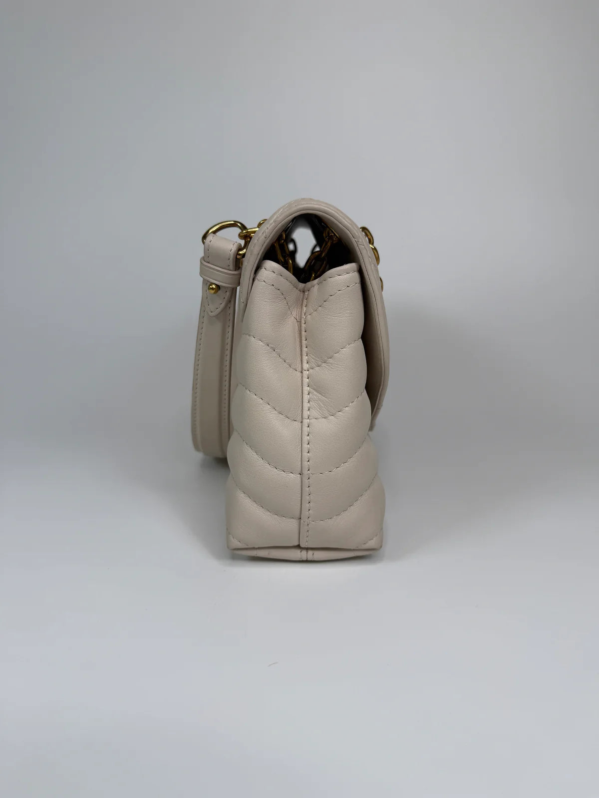 LOUIS VUITTON NEW WAVE CHAIN SHOULDER BAG IN IVORY CALF LEATHER WITH GOLD HARDWARE