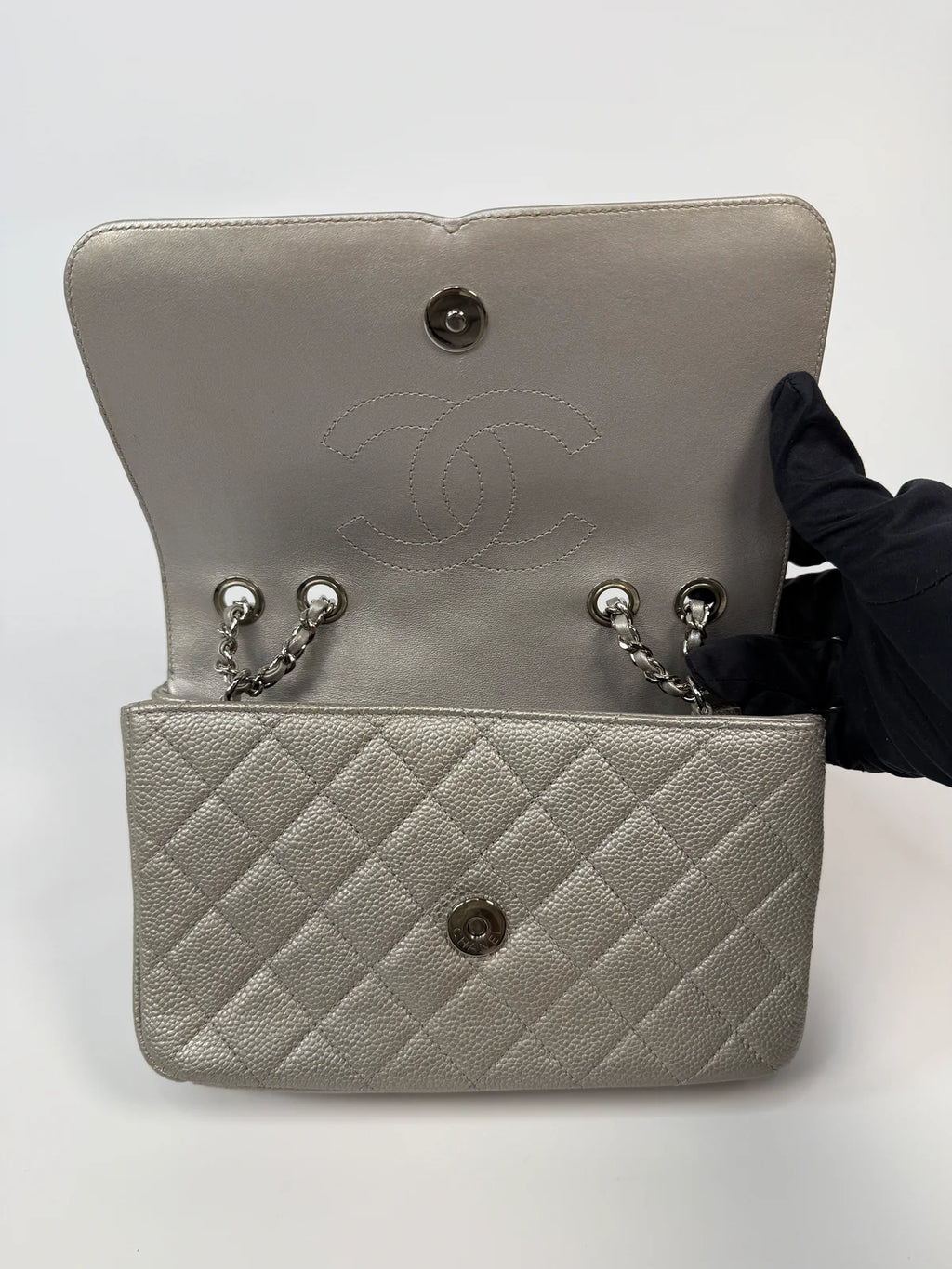 CHANEL CC FILIGREE WALLET ON CHAIN IN METALLIC SILVER