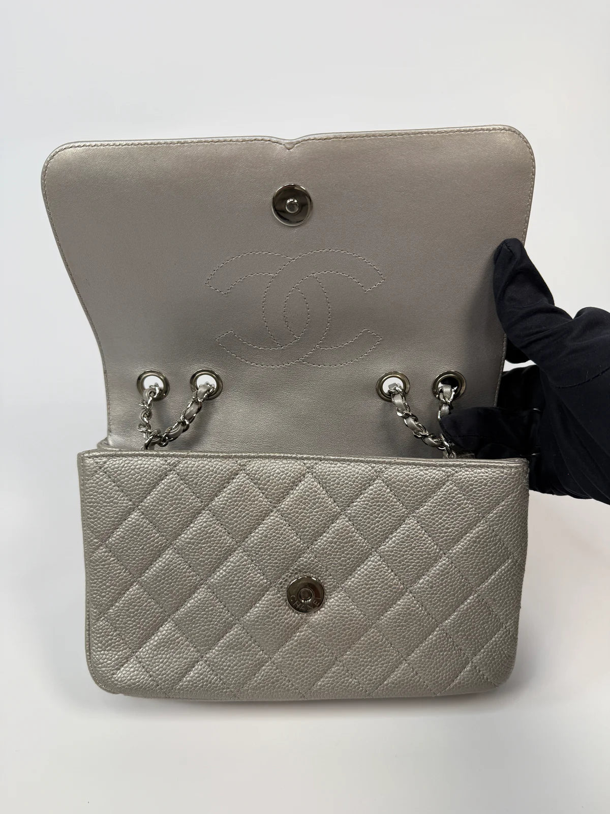 CHANEL CC FILIGREE WALLET ON CHAIN IN METALLIC SILVER