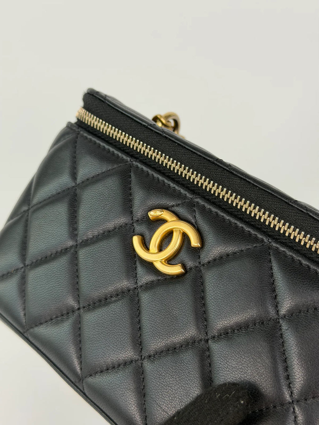 CHANEL QUILTED PEARL CRUSH MINI VANITY IN BLACK LAMBSKIN LEATHER WITH GOLD HARDWARE