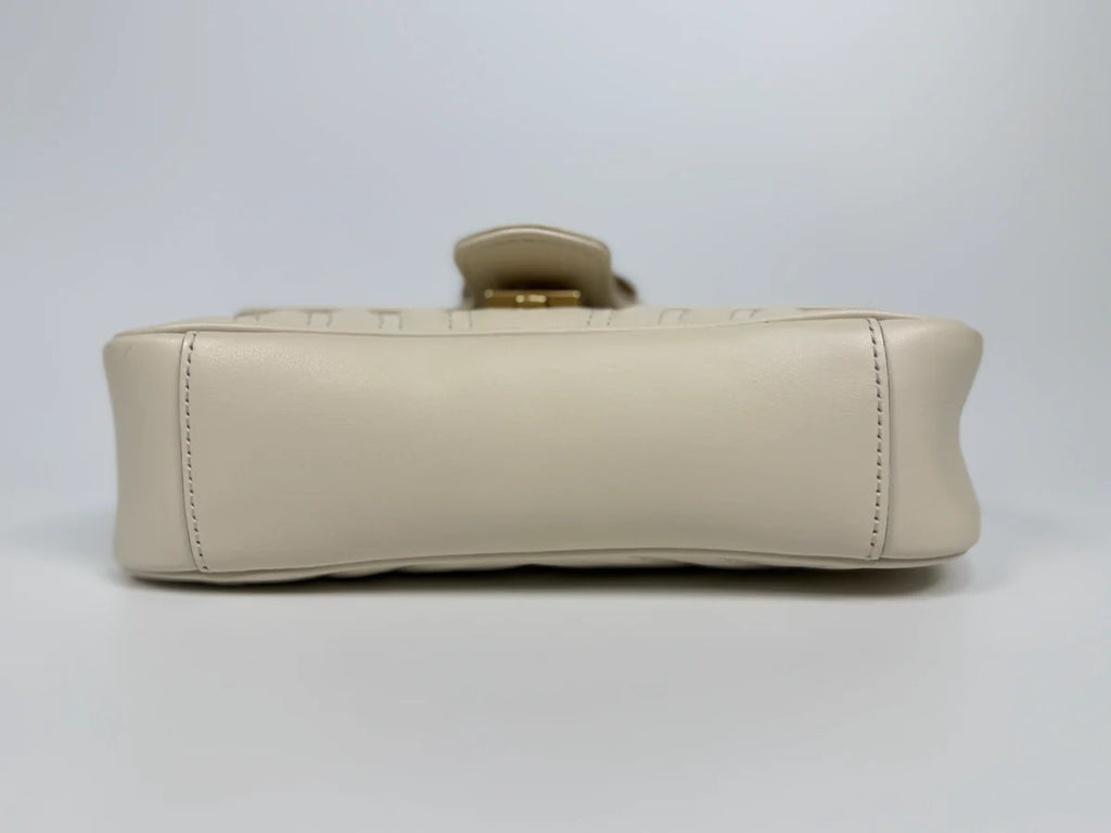 GUCCI GG SMALL MARMONT MATELASSE SHOULDER BAG