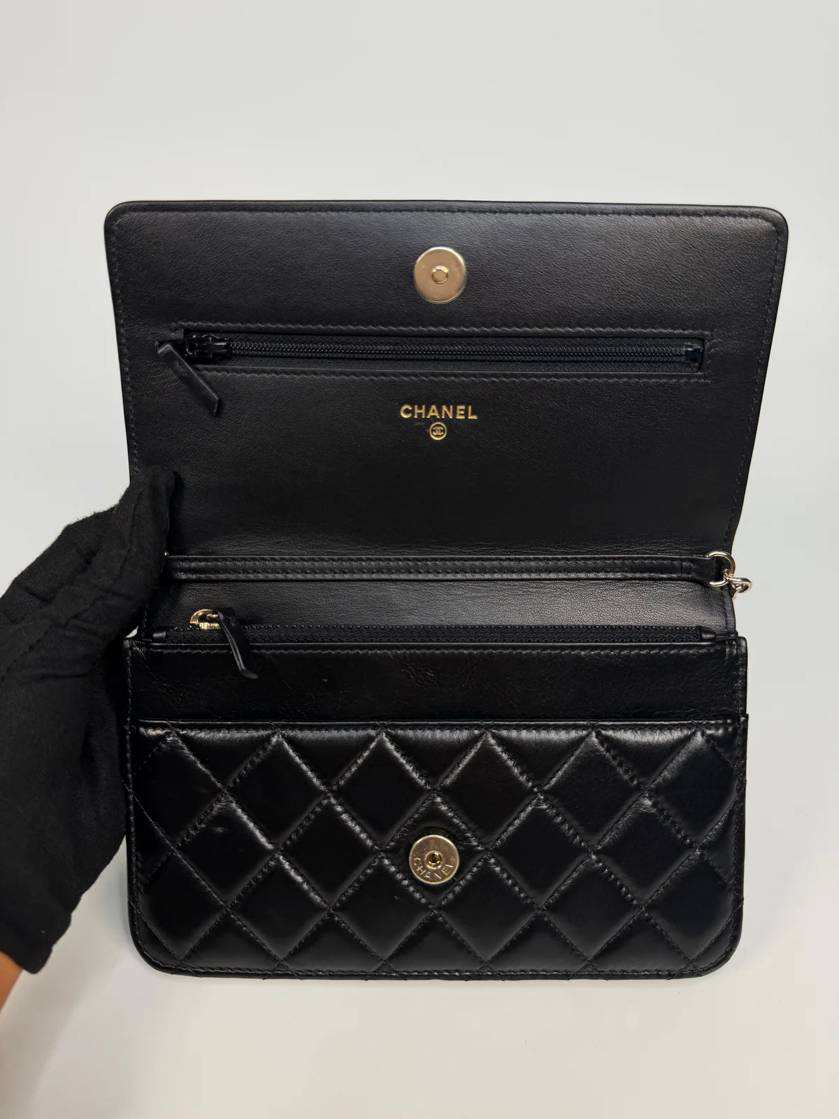 CHANEL PEARL WALLET ON CHAIN IN BLACK LAMBSKIN LEATHER WITH PALE GOLD HARDWARE