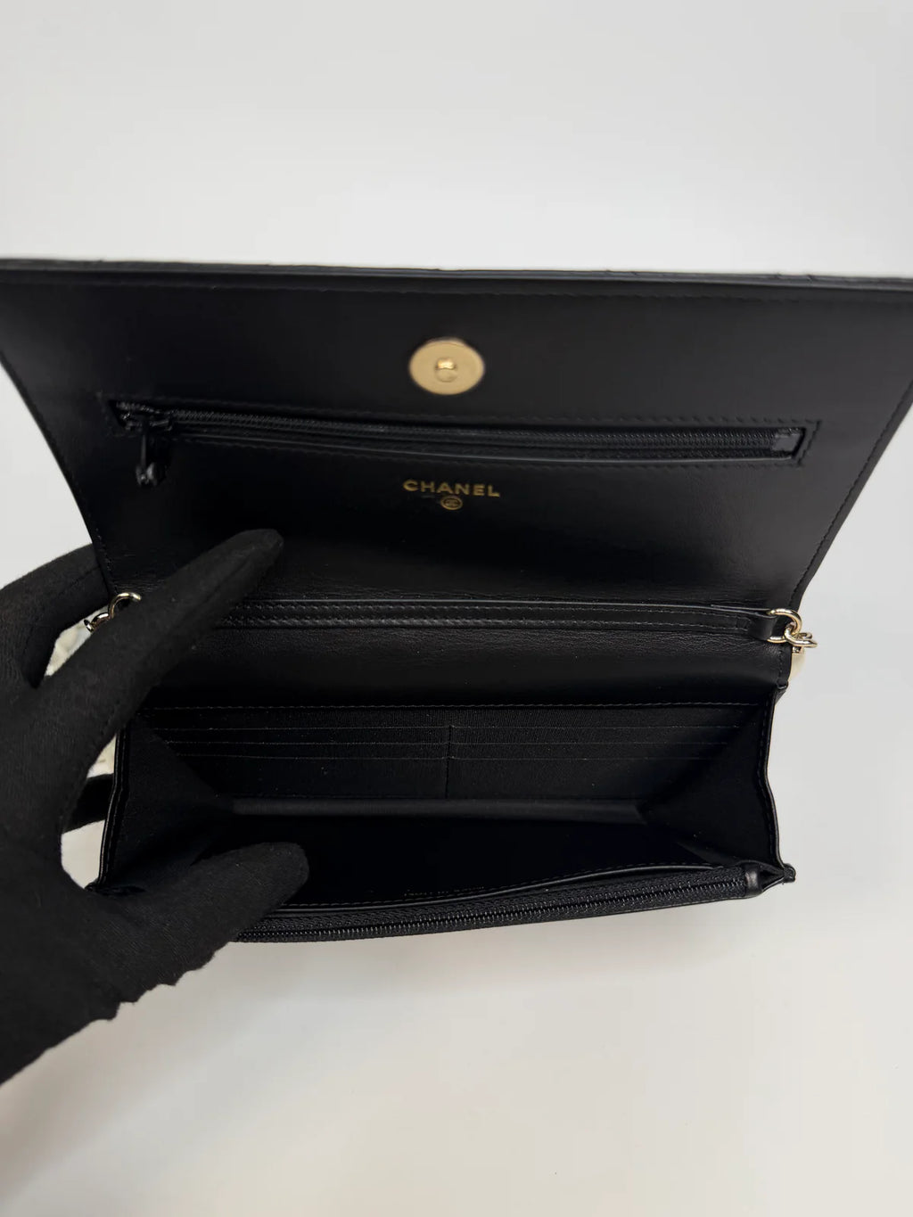 CHANEL PEARL WALLET ON CHAIN IN BLACK LAMBSKIN LEATHER WITH PALE GOLD HARDWARE