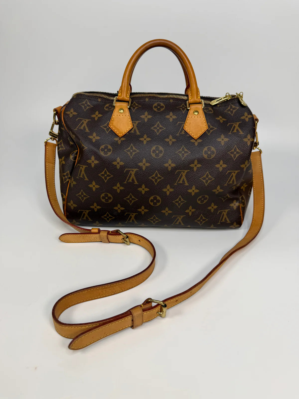 LOUIS VUITTON BANDOULIÈRE SPEEDY 30 IN MONOGRAM WITH GOLD HARDWARE