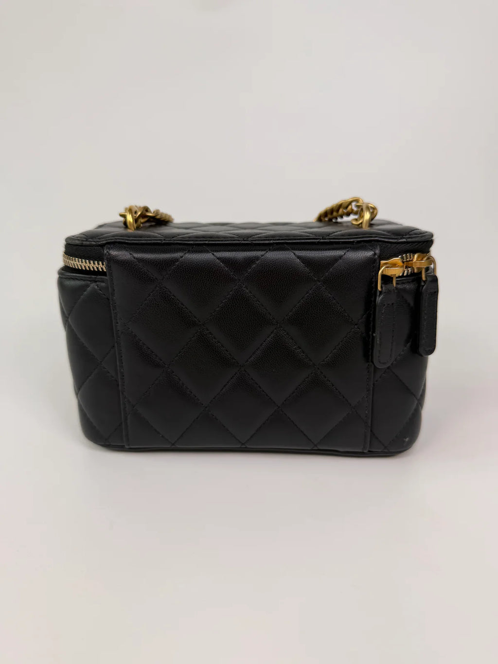 CHANEL QUILTED PEARL CRUSH MINI VANITY IN BLACK LAMBSKIN LEATHER WITH GOLD HARDWARE