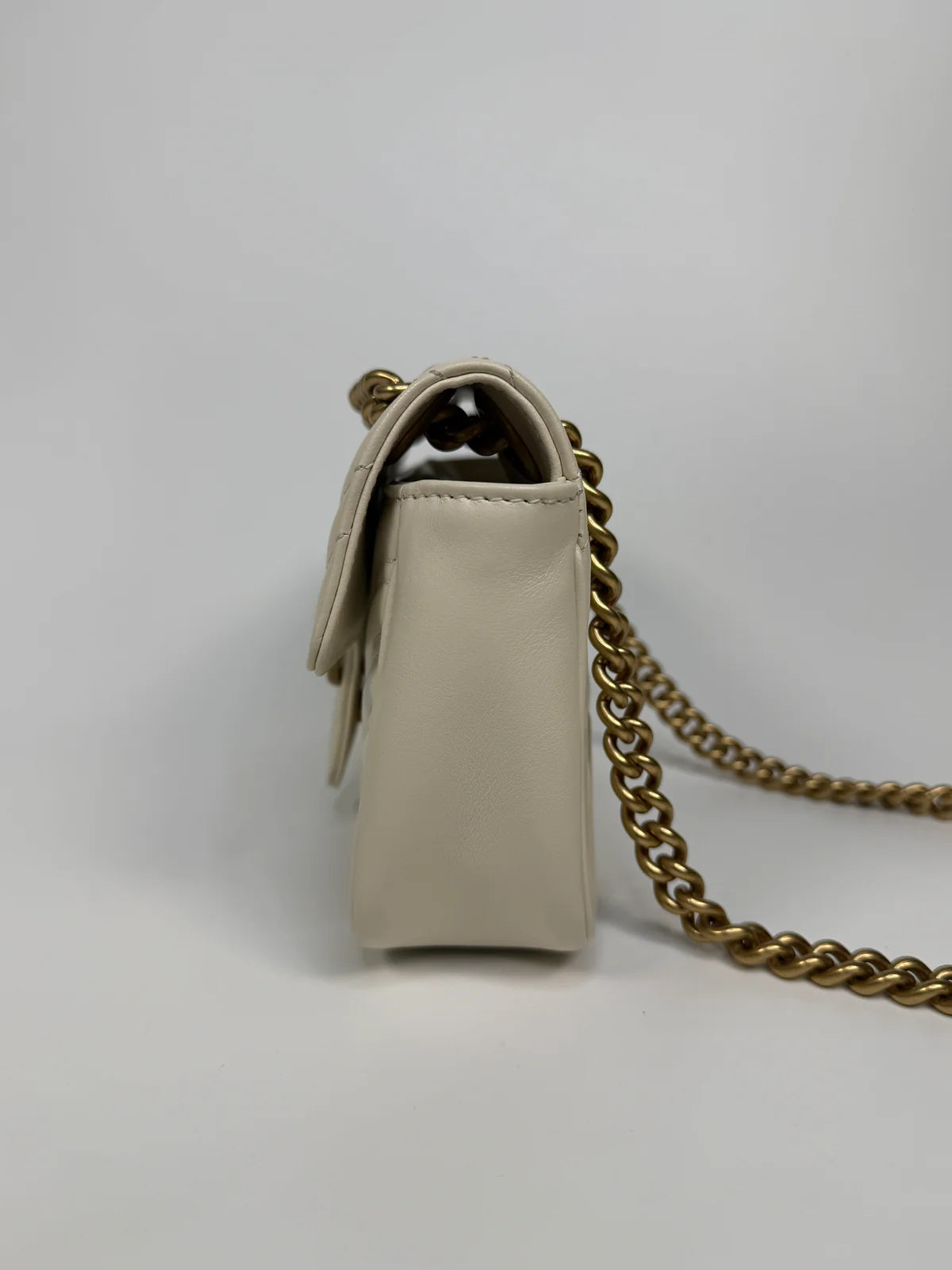 GUCCI GG SMALL MARMONT MATELASSE SHOULDER BAG