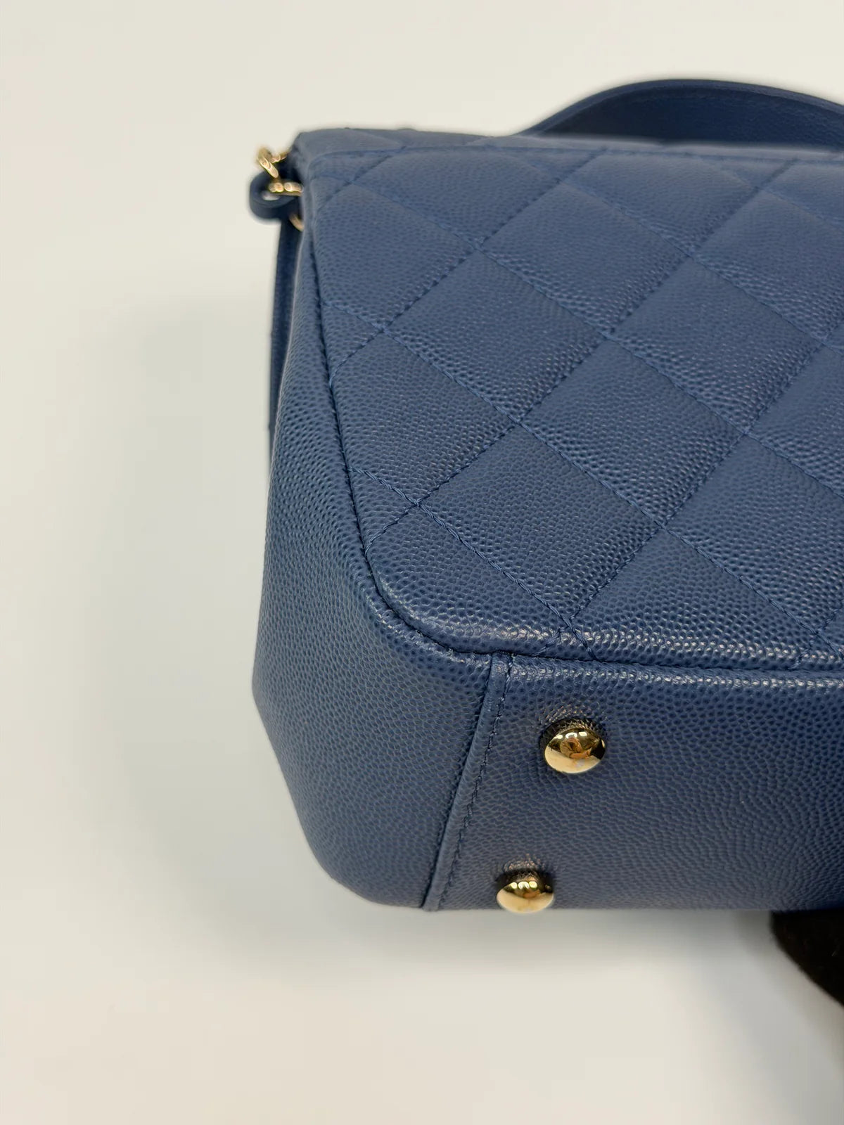 CHANEL MEDIUM BUSINESS AFFINITY BAG IN BLUE CAVIAR WITH GOLD HARDWARE