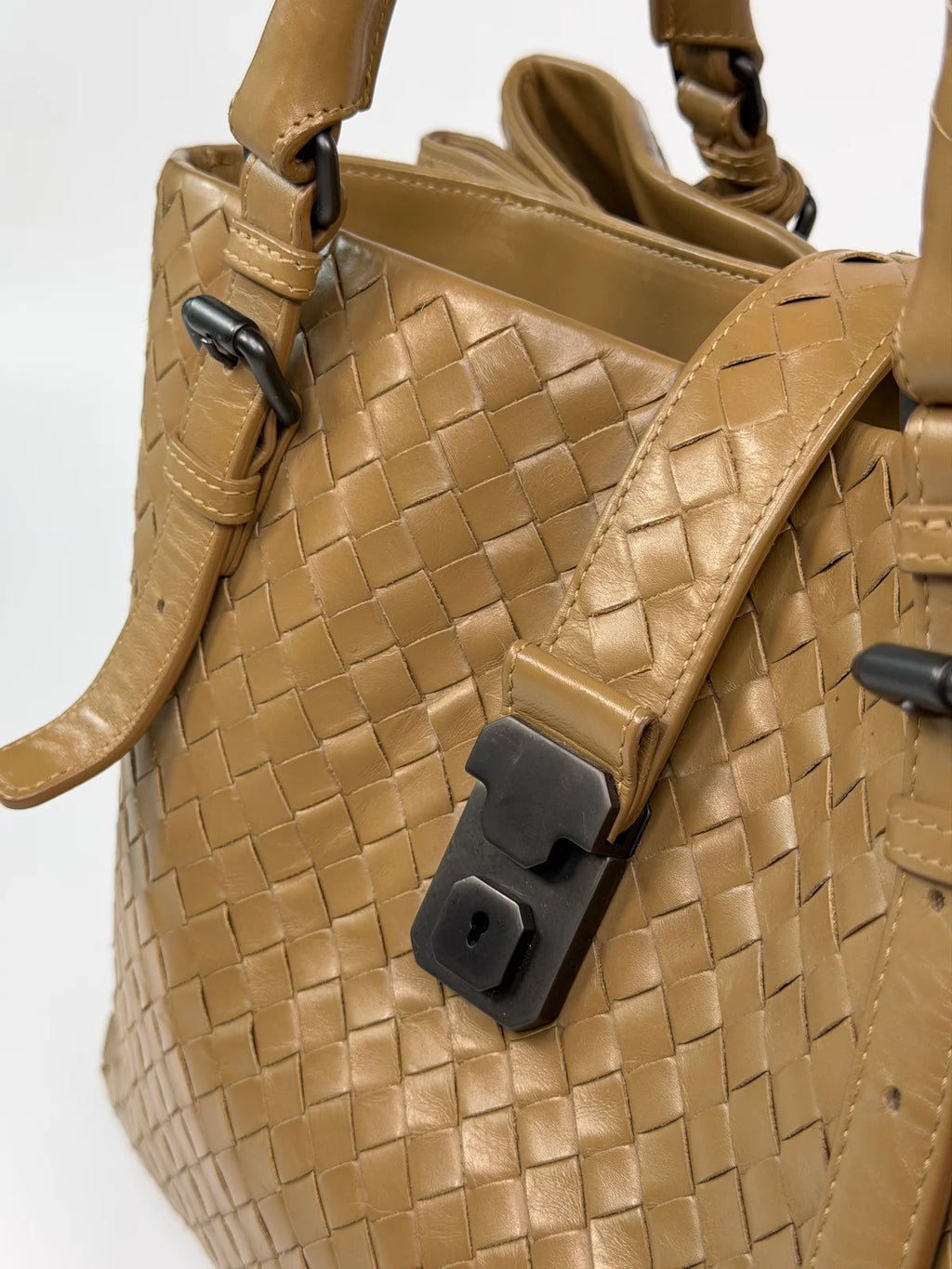 BOTTEGA VENETA MEDIUM ROMA TOTE BEIGE LEATHER GUNMETAL HARDWARE