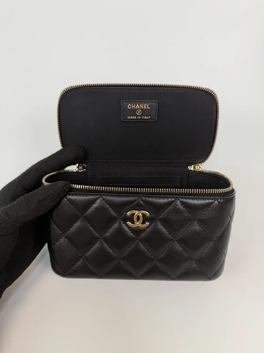 CHANEL VANITY TOP HANDLE IN BLACK LAMBSKIN WITH PALE GOLD HARDWARE