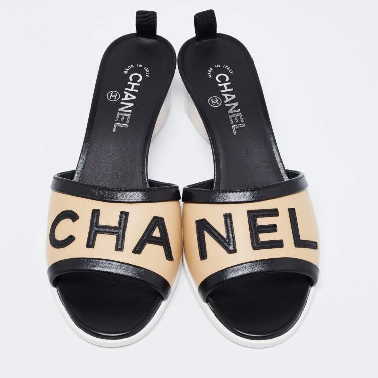 Chanel Beige/Black Leather Logo Slide Sandals Size 40.5