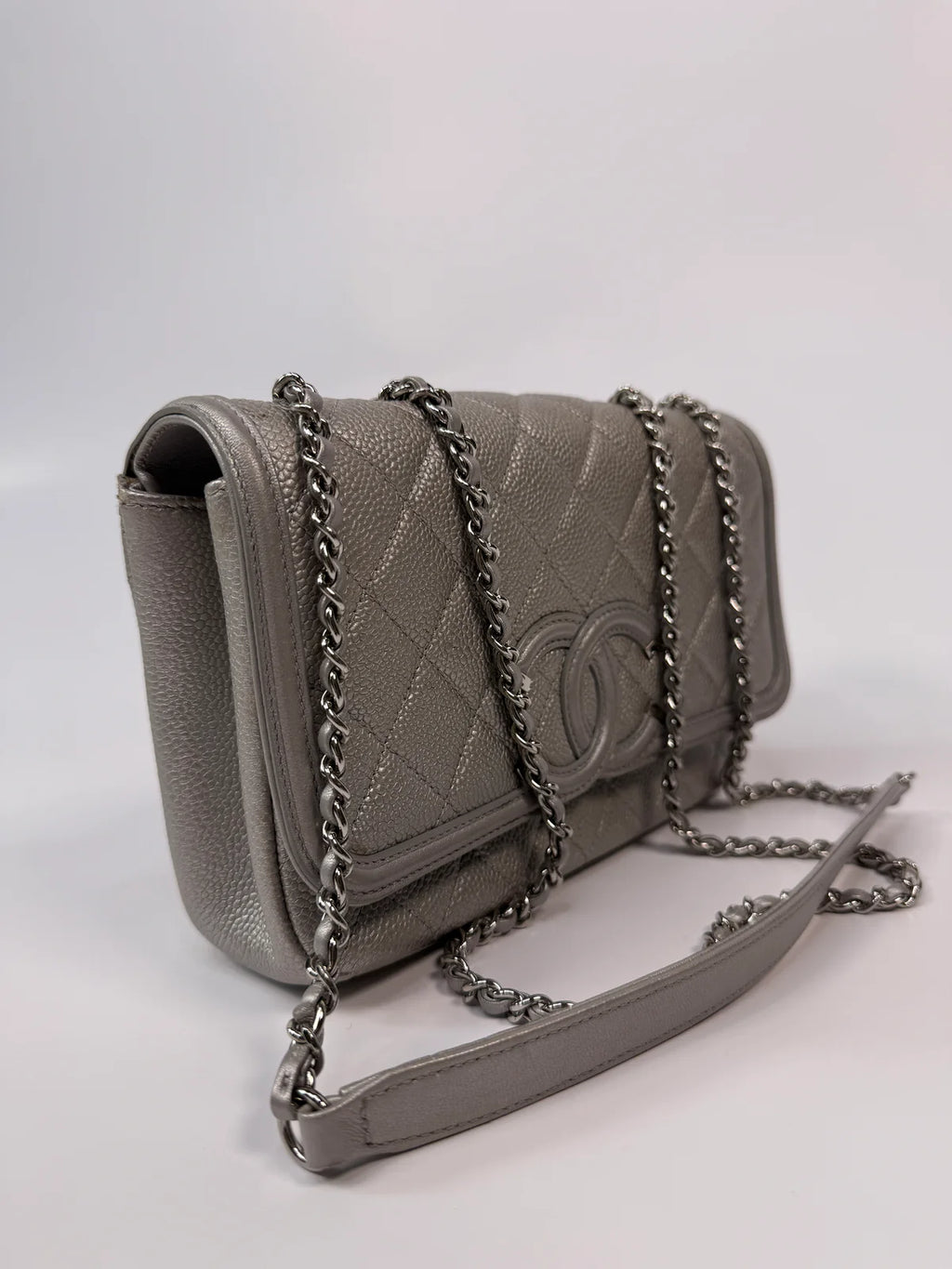 CHANEL CC FILIGREE WALLET ON CHAIN IN METALLIC SILVER