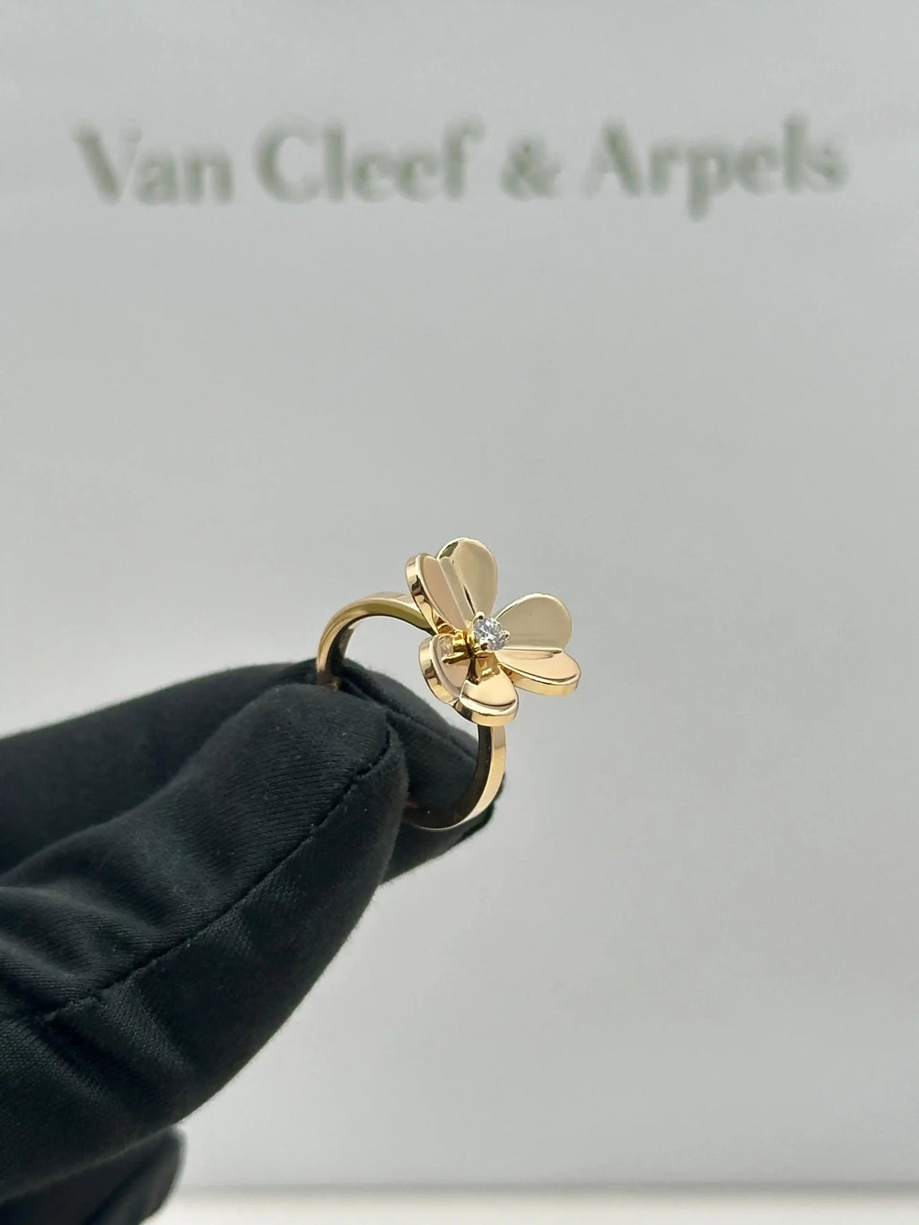 Van Cleef And Arpels Frivole Ring Size 49