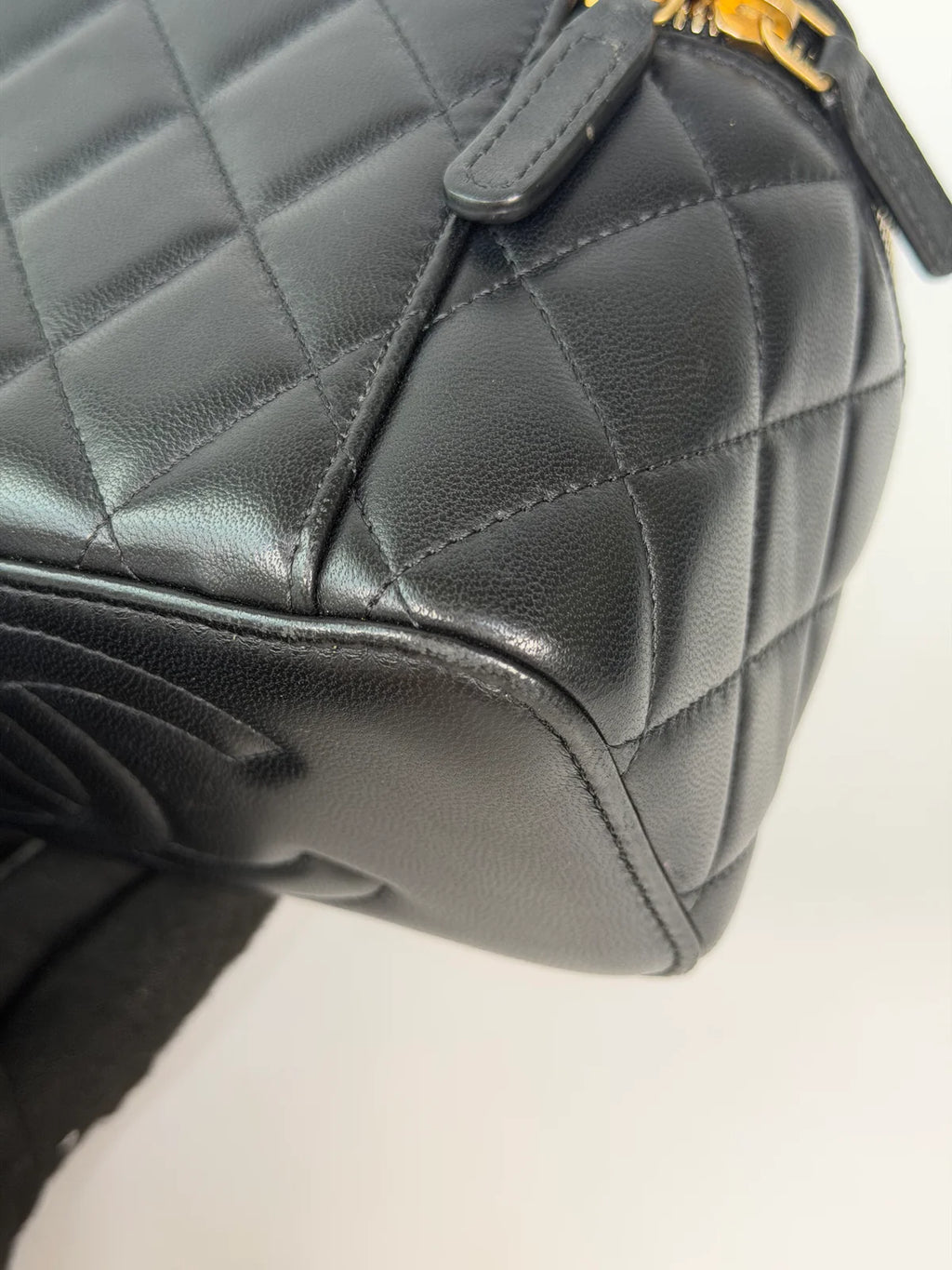 CHANEL QUILTED PEARL CRUSH MINI VANITY IN BLACK LAMBSKIN LEATHER WITH GOLD HARDWARE