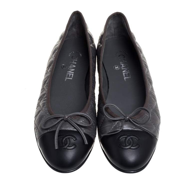 Chanel Grey/Black Quilted Leather Bow CC Cap Toe Ballet Flats Size 38.5