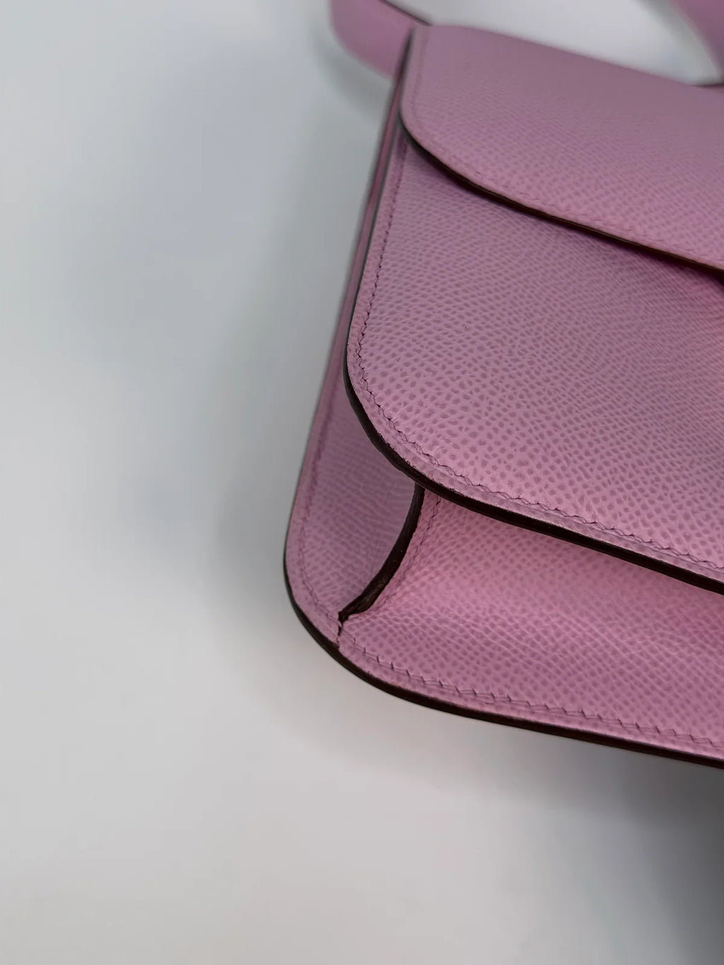 HERMÈS CONSTANCE 22 IN MAUVE SYLVESTER EPSOM LEATHER WITH GOLD HARDWARE
