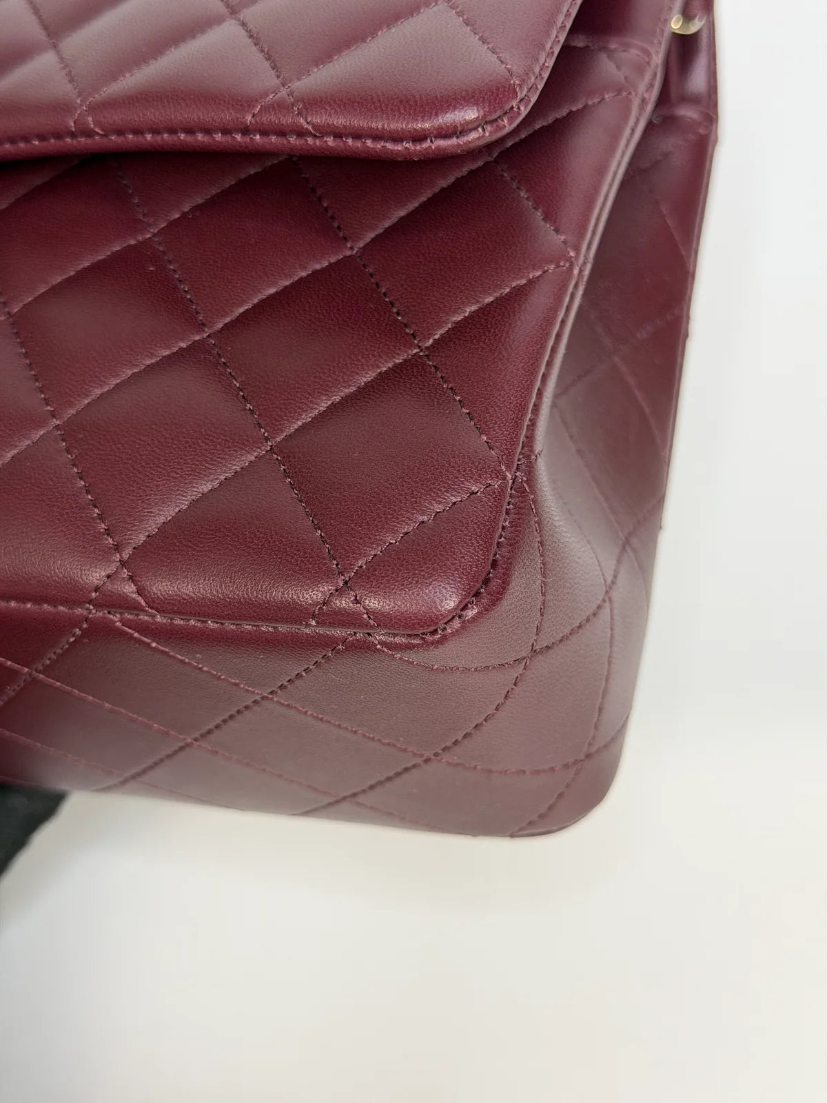 CHANEL MEDIUM CLASSIC DOUBLE FLAP BURGUNDY LAMBSKIN LEATHER WITH PALE GOLD HARDWARE