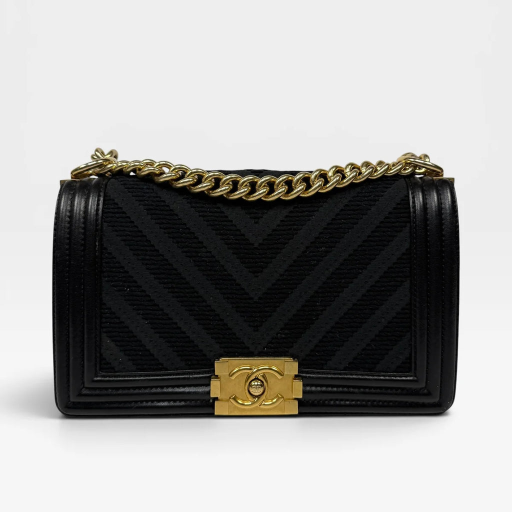 CHANEL BLACK CHEVRON FABRIC & LAMBSKIN LEATHER MEDIUM BOY BAG WITH GOLD HARDWARE