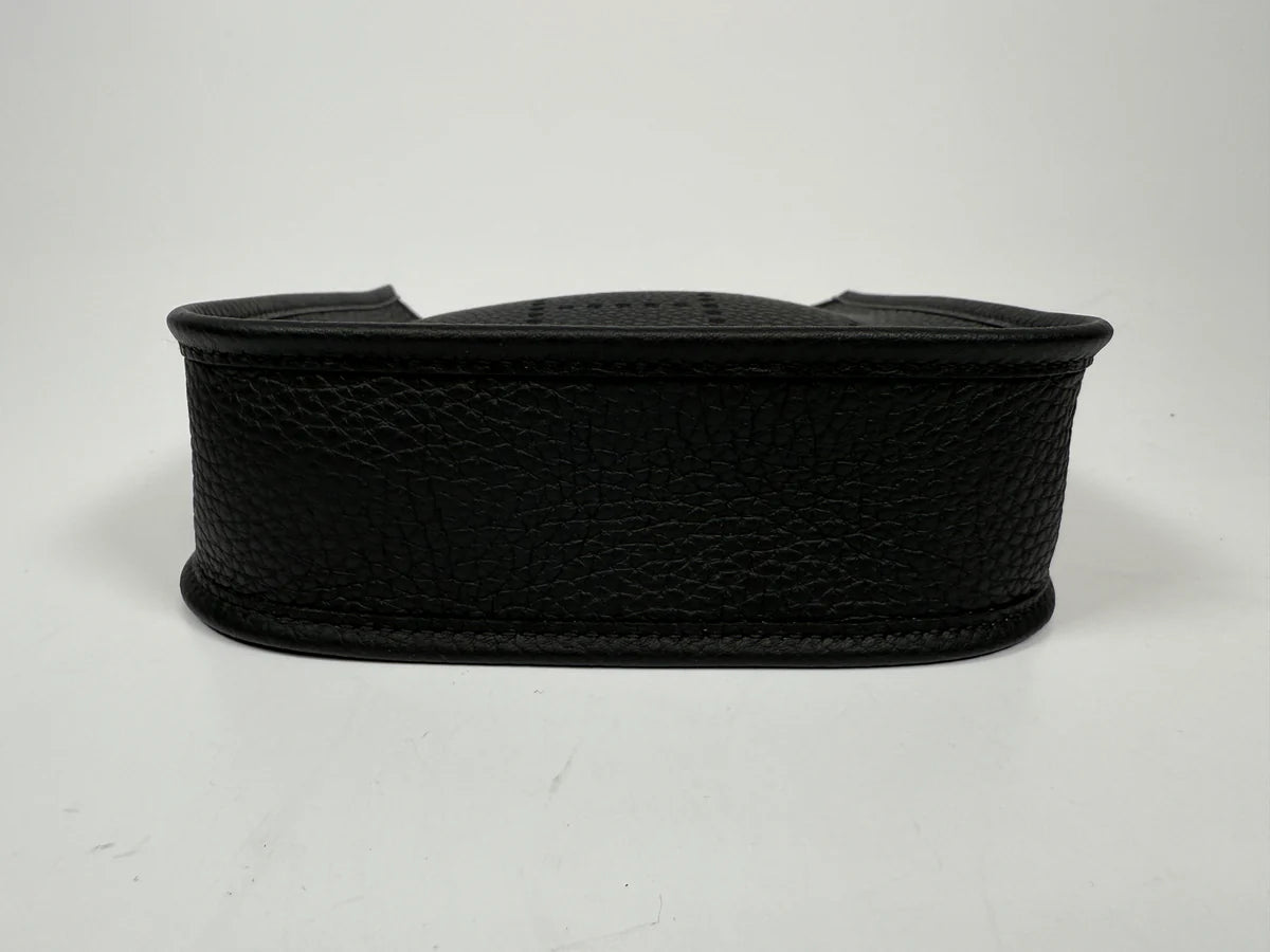HERMÈS EVELYNE TPM BLACK CLEMENCE LEATHER GOLD HARDWARE