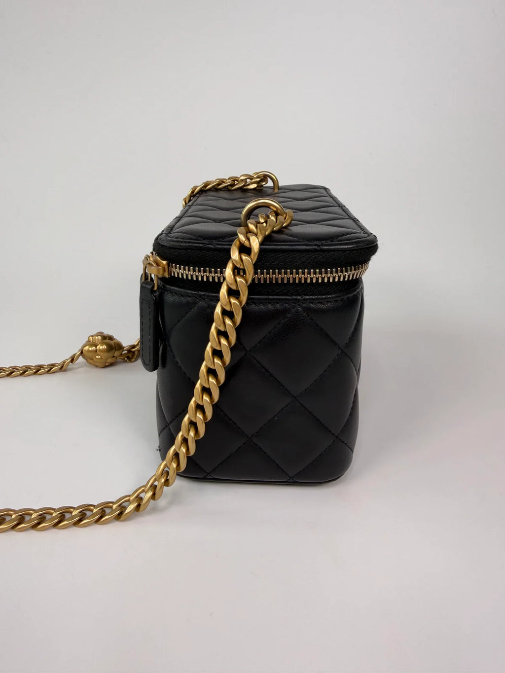 CHANEL QUILTED PEARL CRUSH MINI VANITY IN BLACK LAMBSKIN LEATHER WITH GOLD HARDWARE