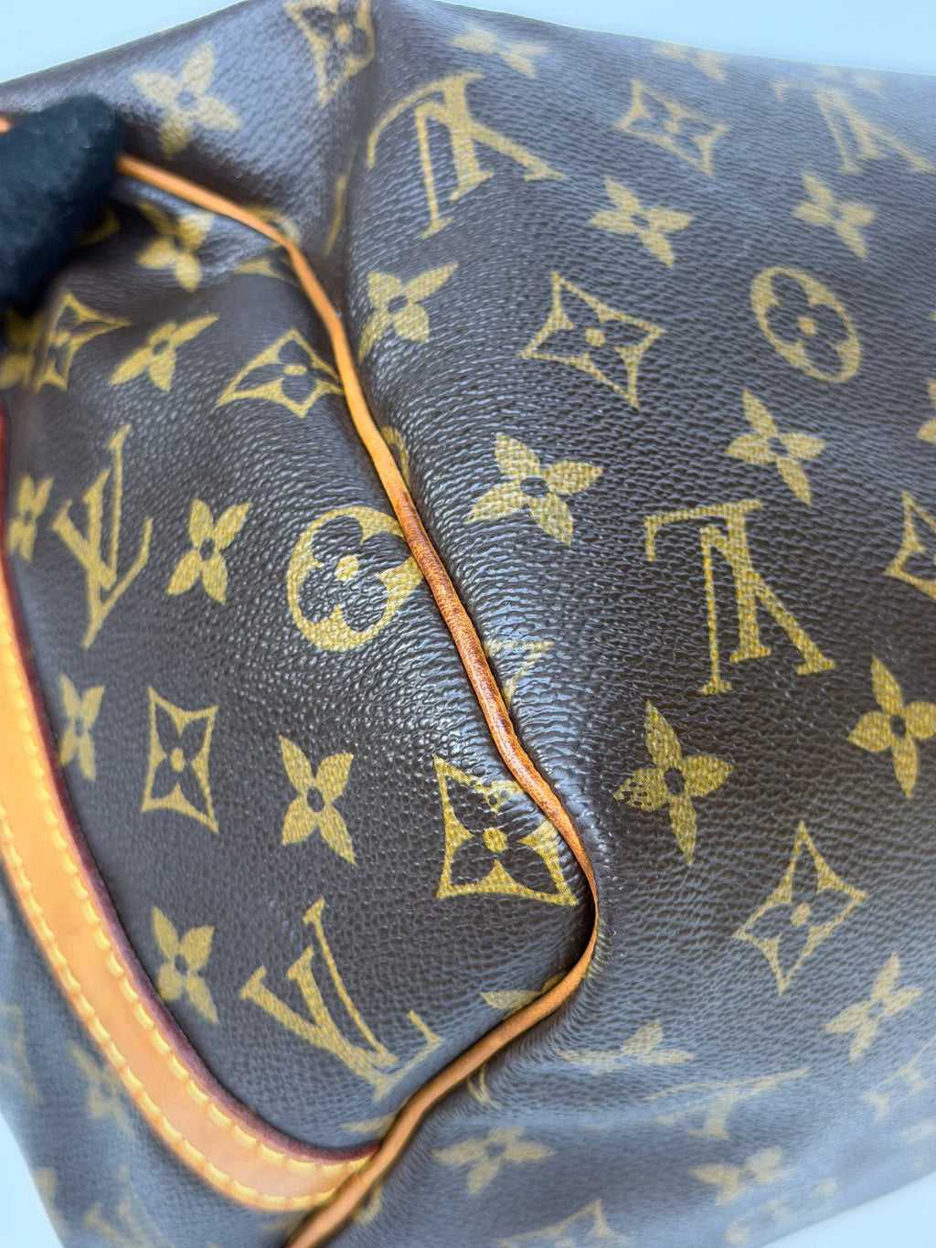 LOUIS VUITTON BANDOULIÈRE SPEEDY 30 IN MONOGRAM WITH GOLD HARDWARE