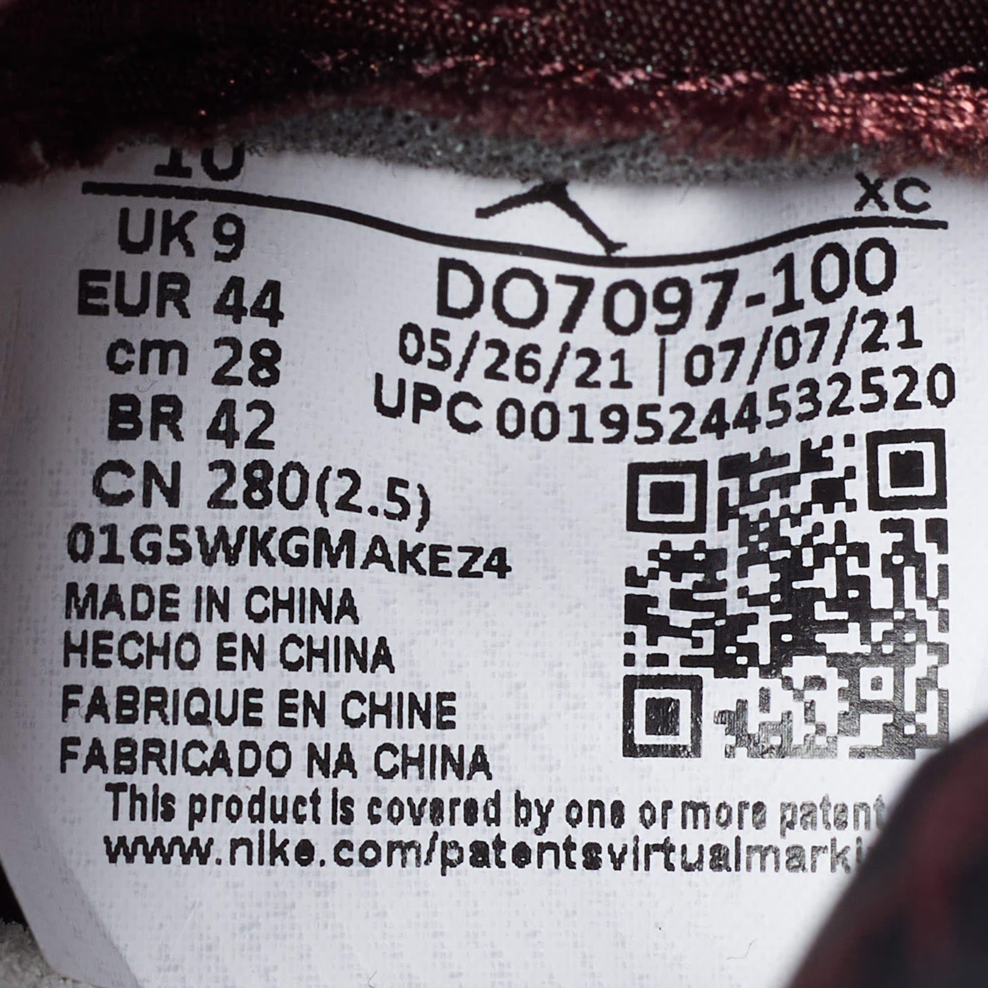 Air Jordans Jordan 1 Retro OG A Ma Maniére Size 44 White/Burgundy Cracked Leather High Top Sneakers