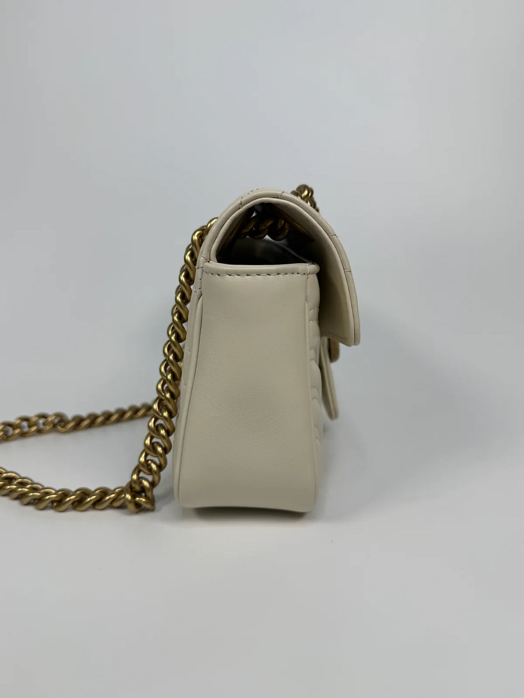 GUCCI GG SMALL MARMONT MATELASSE SHOULDER BAG
