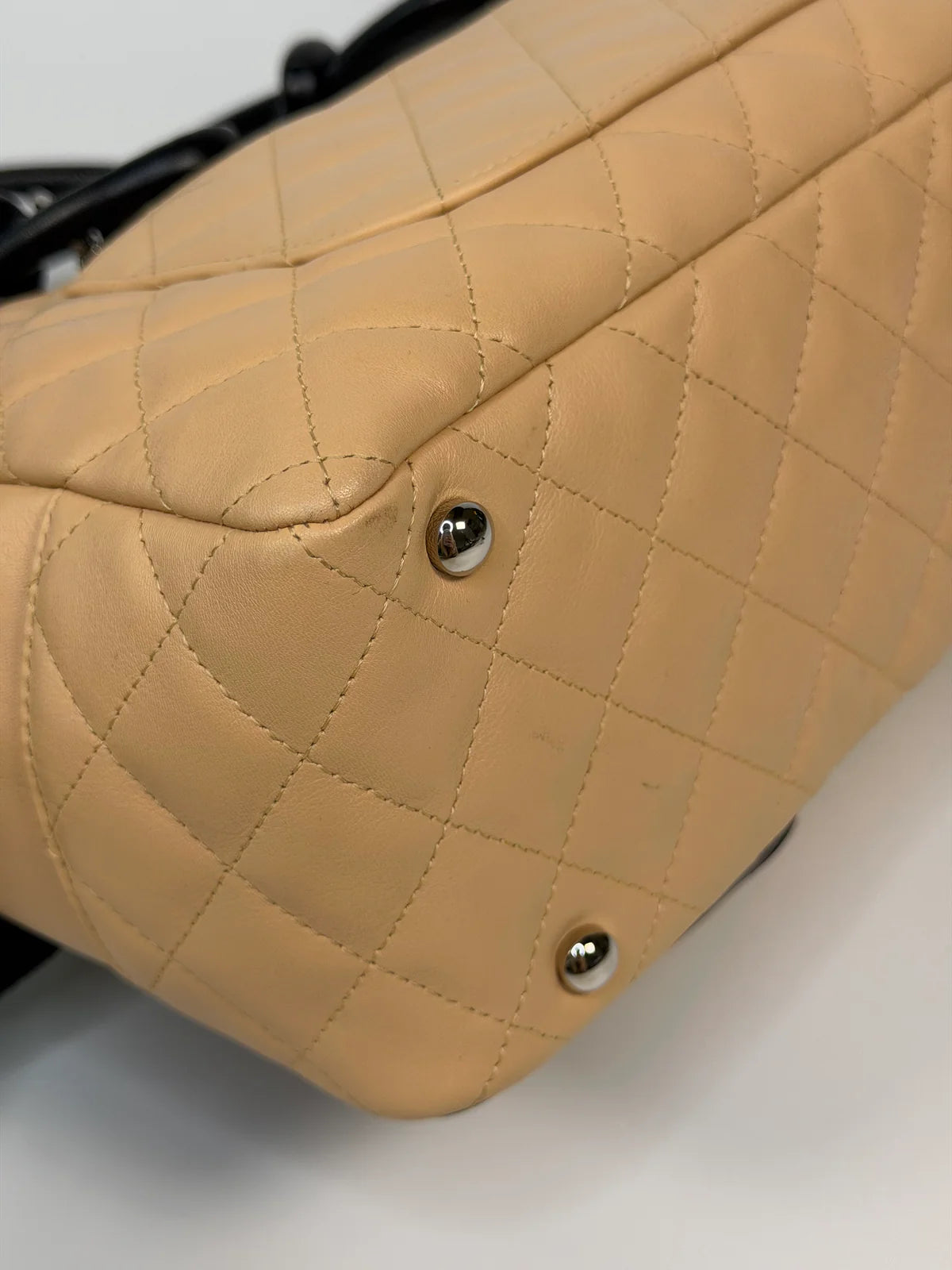 CHANEL CAMBON BOWLING BAG IN BEIGE / BLACK LAMBSKIN LEATHER WITH SILVER HARDWARE