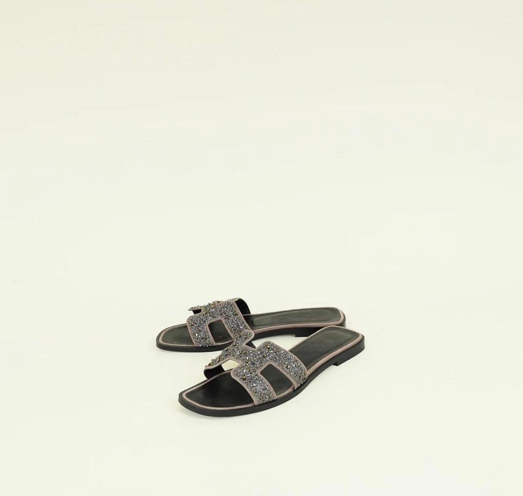 Hermes Pink Nude Oran Crystal Beads Embellished Sandals Size 35.5