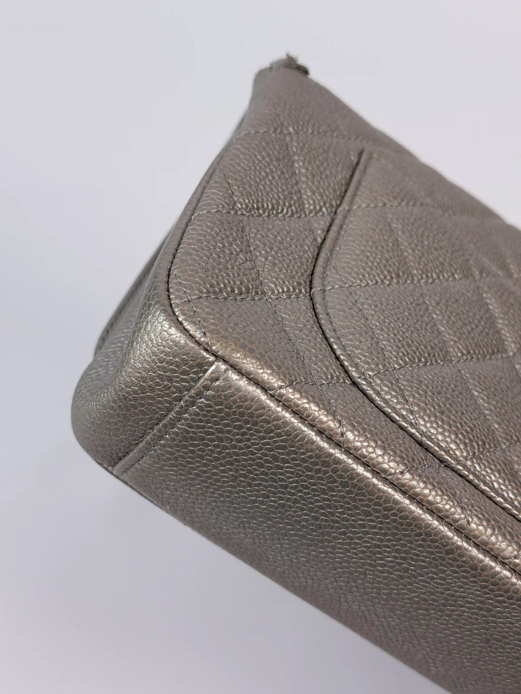CHANEL CC FILIGREE WALLET ON CHAIN IN METALLIC SILVER