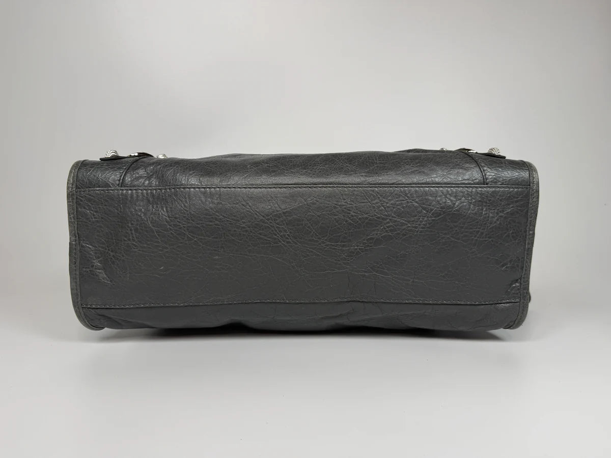 BALENCIAGA MEDIUM LE CITY BAG IN GREY LEATHER WITH SILVER HARDWARE