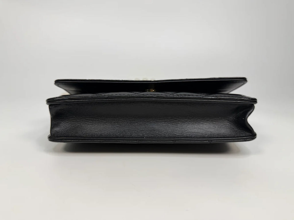 CHANEL PEARL WALLET ON CHAIN IN BLACK LAMBSKIN LEATHER WITH PALE GOLD HARDWARE