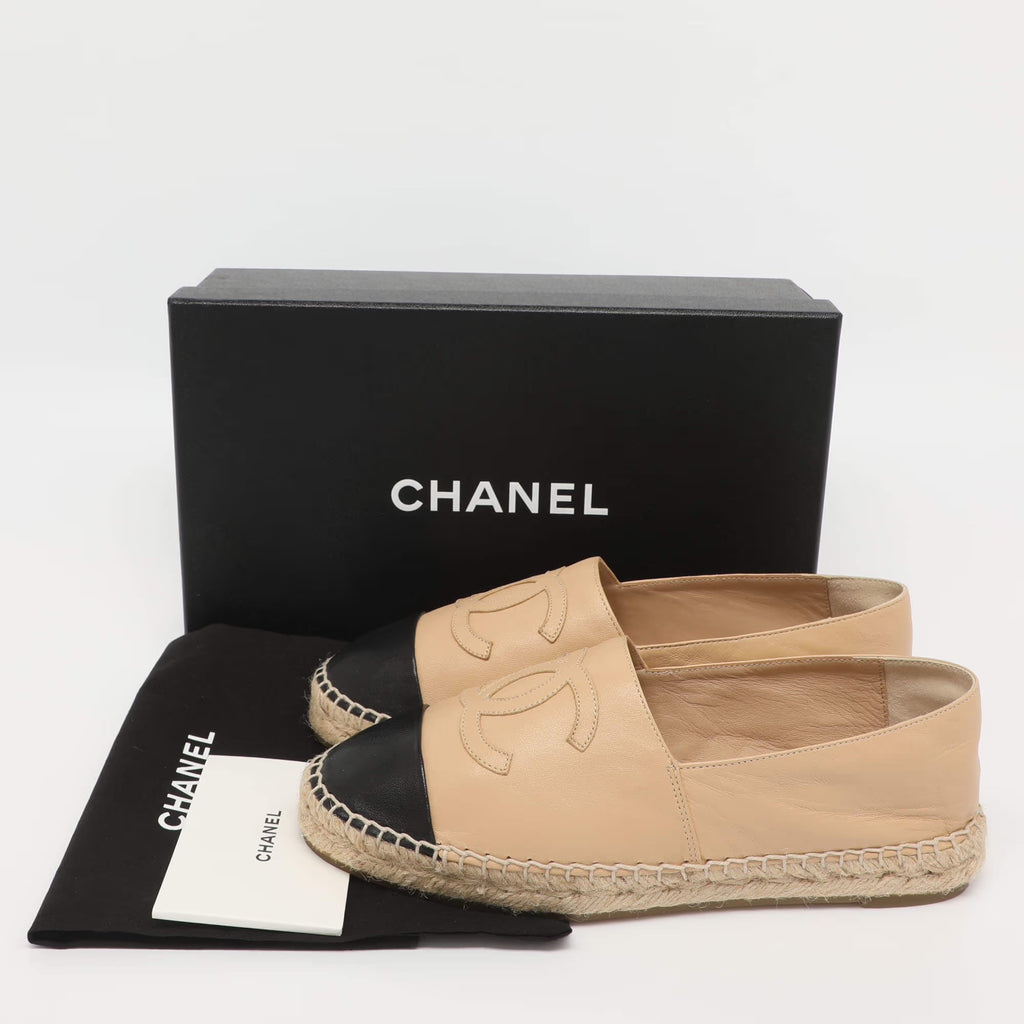 Chanel CC Cap Toe Size 38 Beige/Black Leather Espadrille Flats