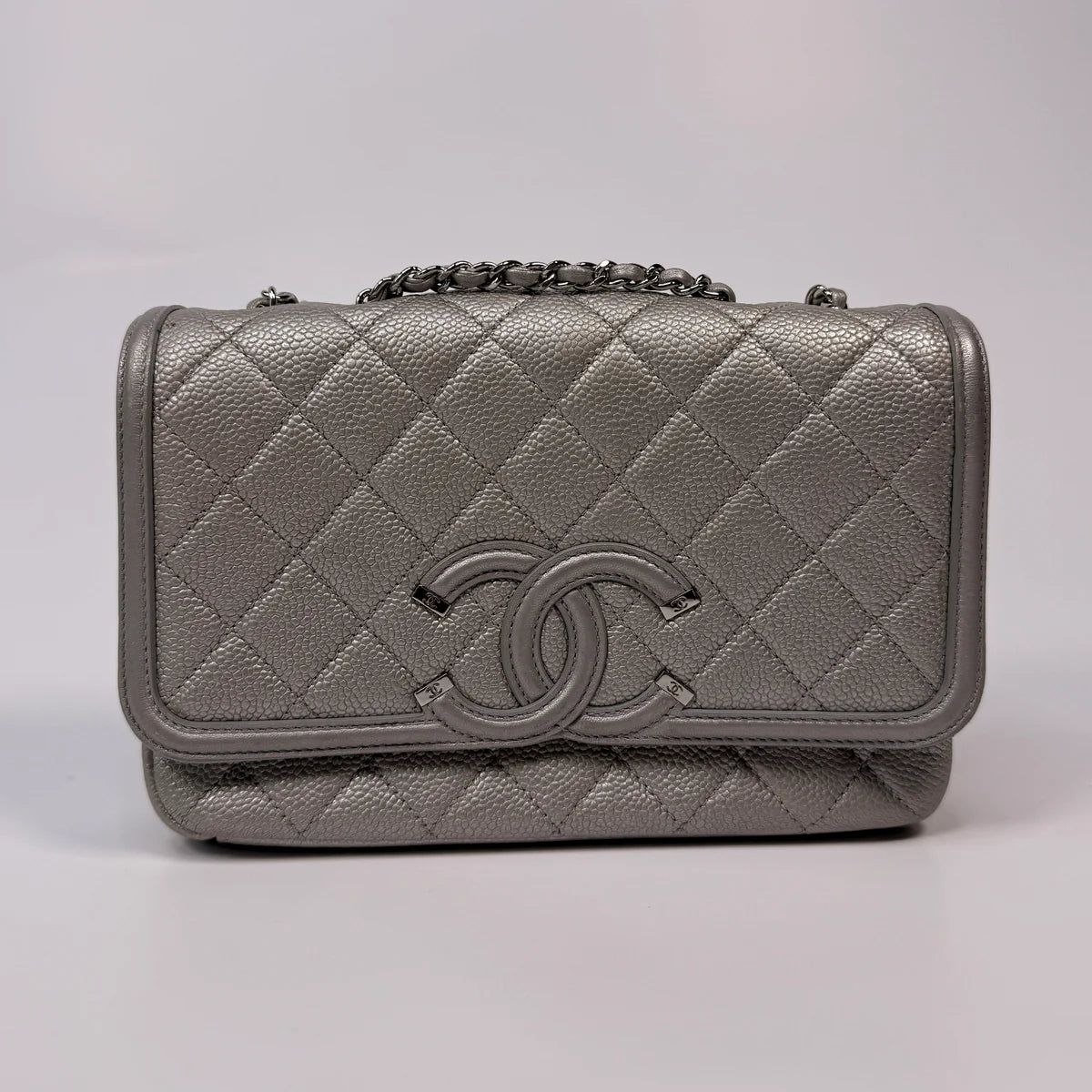 CHANEL CC FILIGREE WALLET ON CHAIN IN METALLIC SILVER