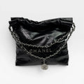 CHANEL 22 HANDBAG IN BLACK CALFSKIN LEATHER WITH SHW