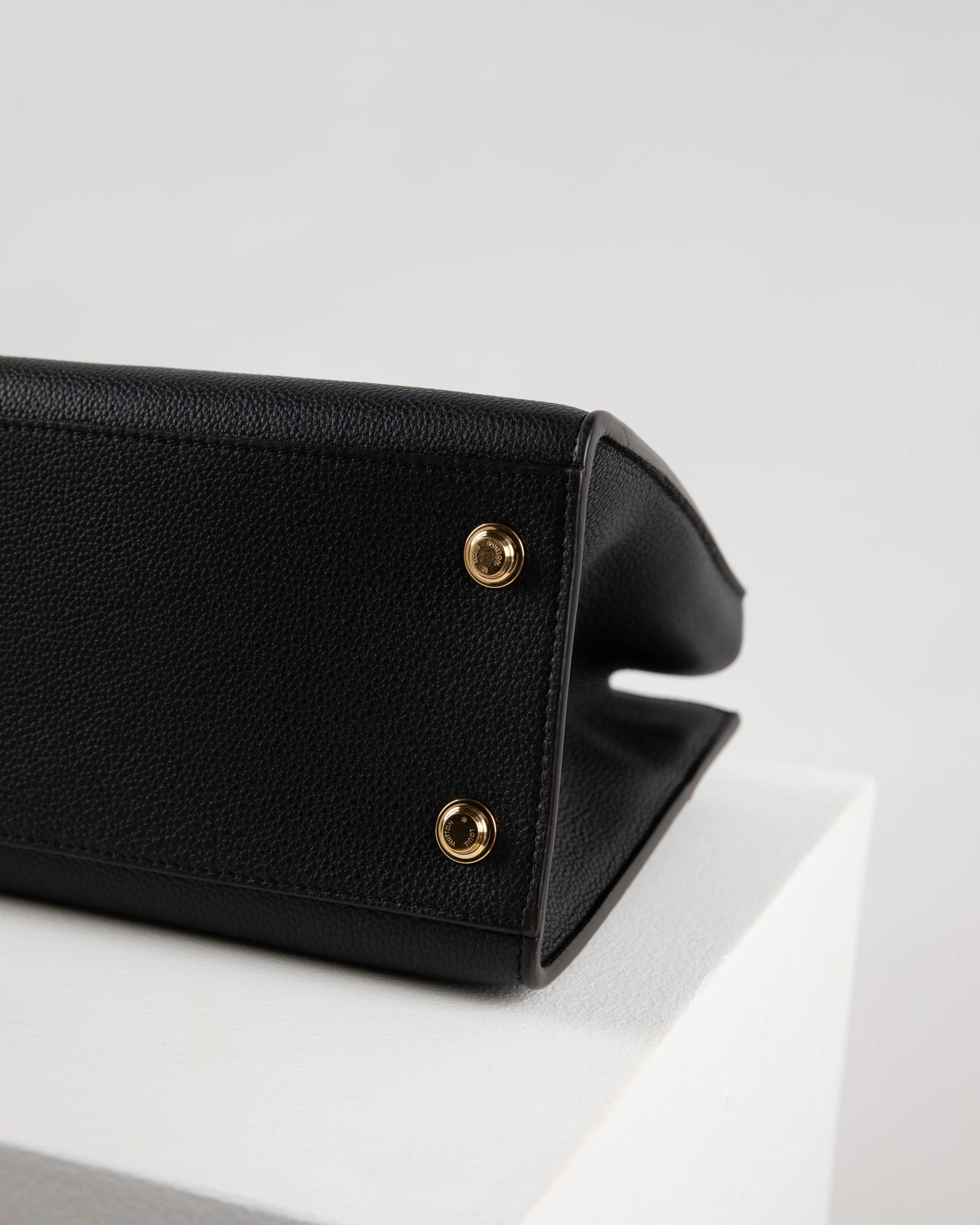 Louis Vuitton City Steamer Bag MM in Black