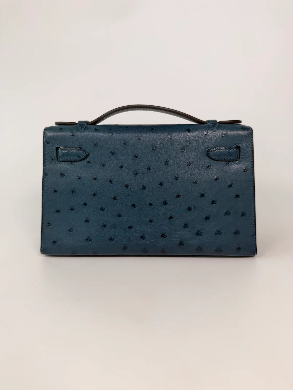 HERMÉS KELLY POCHETTE IN COLVERT OSTRICH WITH GOLD HARDWARE