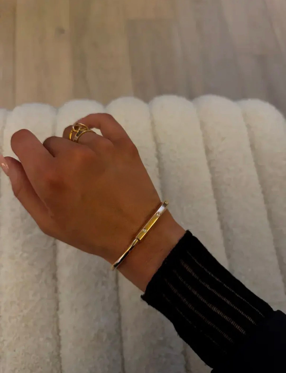 Tiffany & Co Diamond lock bangle yellow gold with diamond accents