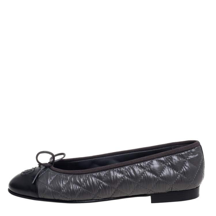 Chanel Grey/Black Quilted Leather Bow CC Cap Toe Ballet Flats Size 38.5