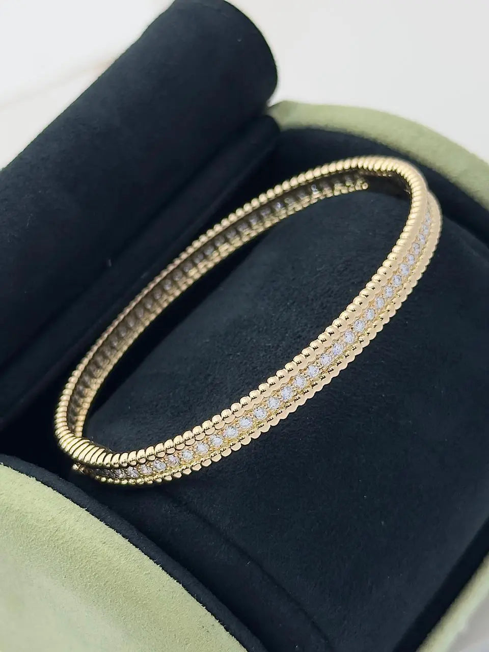 Van Cleef And Arpels Perlee Diamonds Bracelet Size 17 VCARP27B00