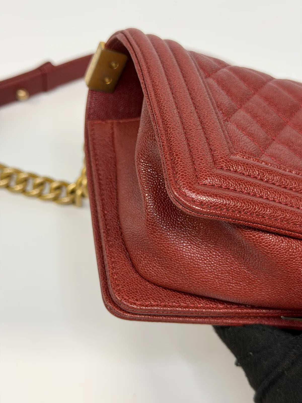 CHANEL SMALL LE BOY BAG IN BURGUNDY CAVIAR LEATHER WITH AGED GOLD HARDWARE