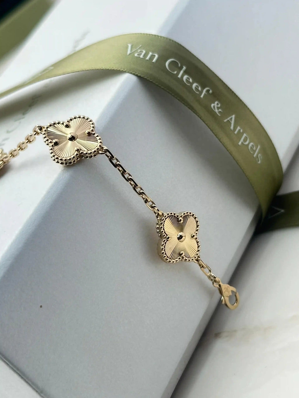 Van Cleef And Arpels Vintage Alhambra Bracelet VCARP3JK00