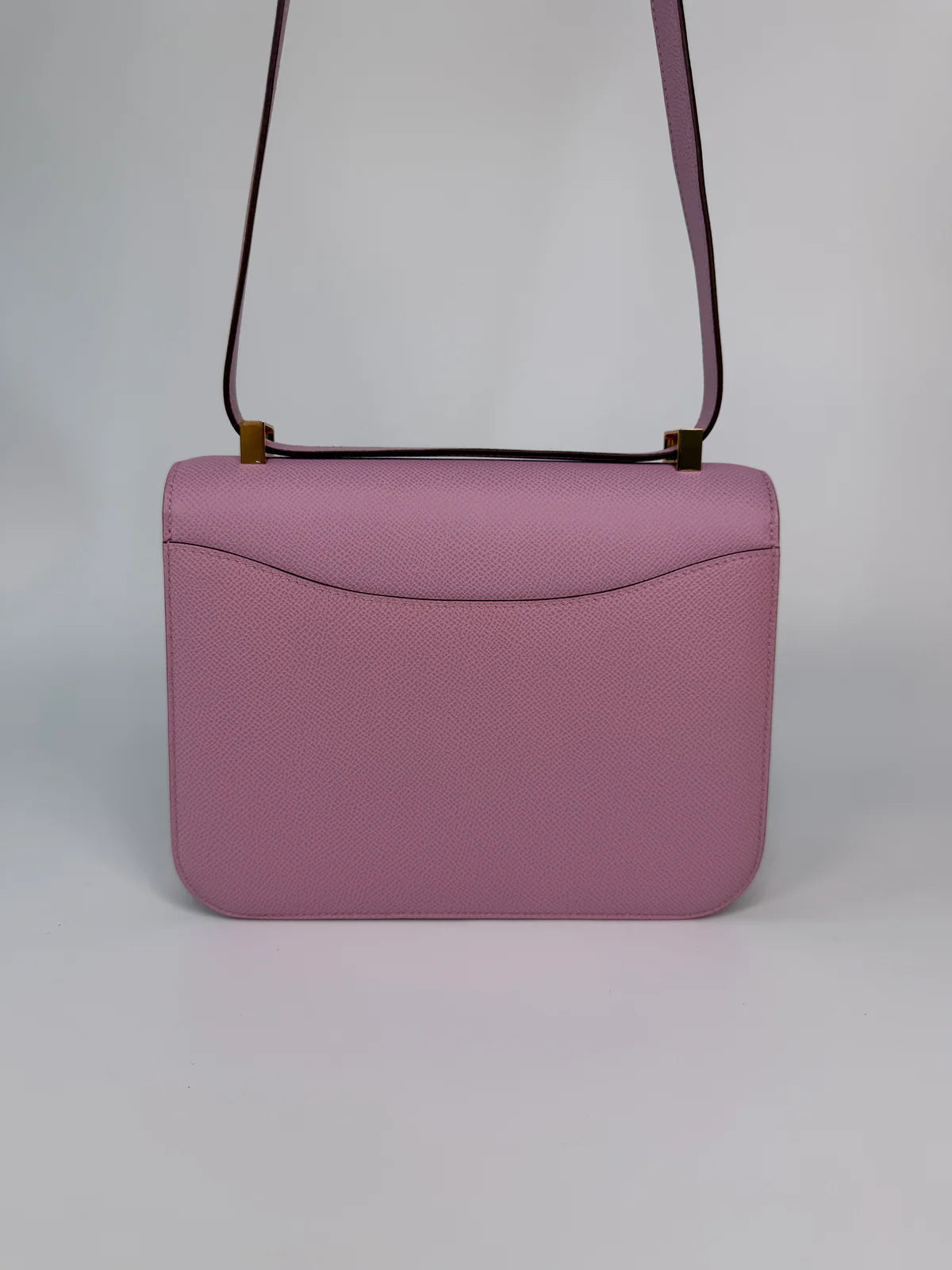 HERMÈS CONSTANCE 22 IN MAUVE SYLVESTER EPSOM LEATHER WITH GOLD HARDWARE