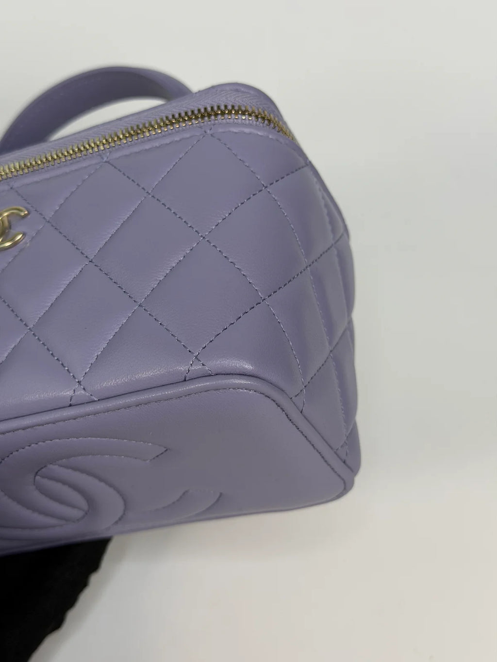 CHANEL MINI VANITY TOP HANDLE IN LILAC LAMBSKIN LEATHER WITH GOLD HARDWARE