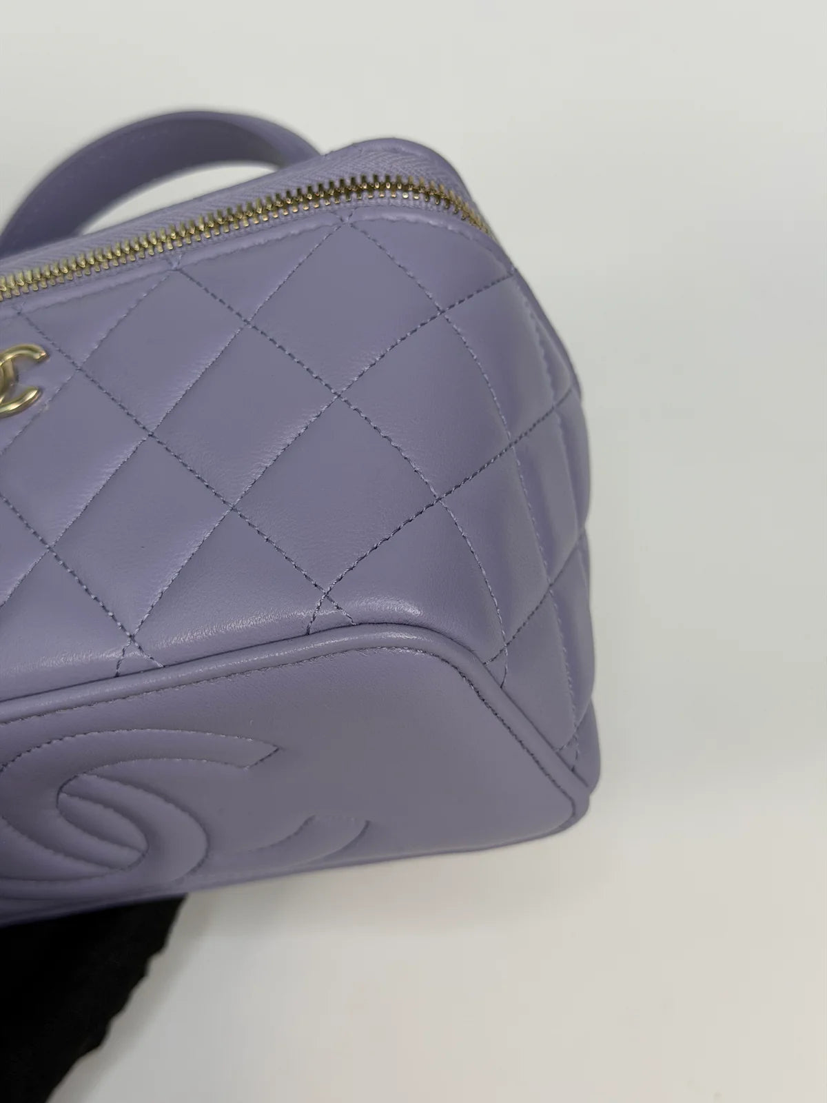 CHANEL MINI VANITY TOP HANDLE IN LILAC LAMBSKIN LEATHER WITH GOLD HARDWARE