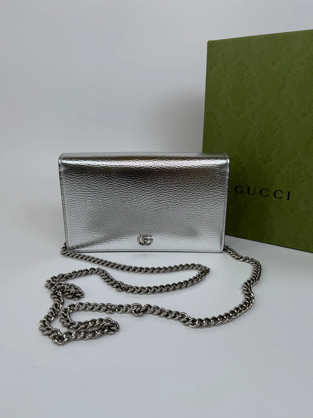 GUCCI GG MARMONT LEATHER WALLET ON CHAIN