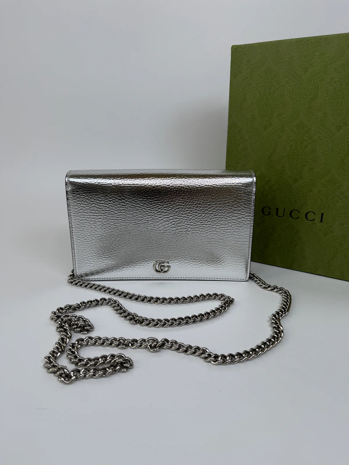 GUCCI GG MARMONT LEATHER WALLET ON CHAIN
